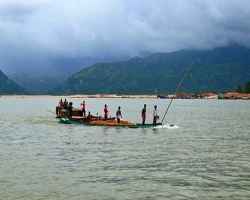 যাদুকাটা নদীর পাড় কেটে বালু উত্তোলন, ইউপি সদস্যসহ আটক ৫